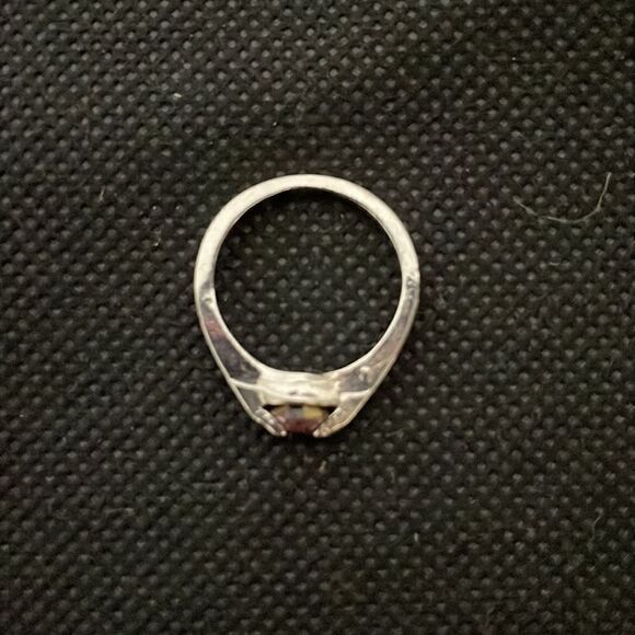 Small ring with a pink gem - Picture 3 of 7
